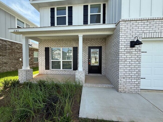 Building Photo - Gulf Breeze - Deer Ridge Crossing - 4 bedroom, 2.5 bathroom - New Construction
