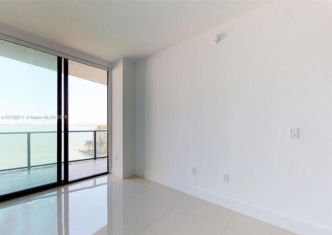 Foto del edificio - 460 NE 28th St