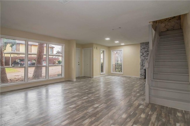 Living Room - 2030 Fleur De Lis Ct