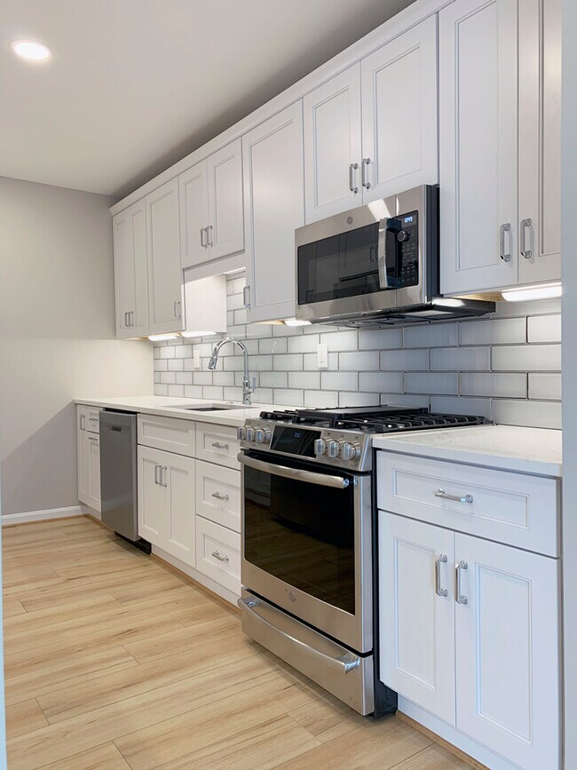 Cocina - Lado derecho - 4141 N Henderson Rd