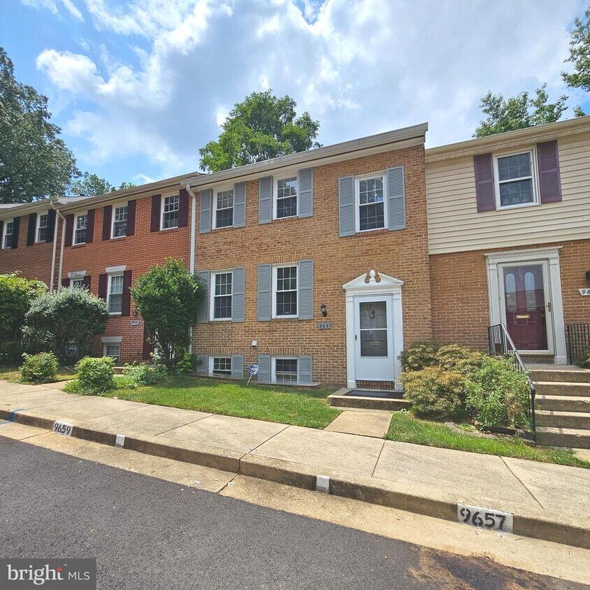 Foto principal - 9657 Lindenbrook St