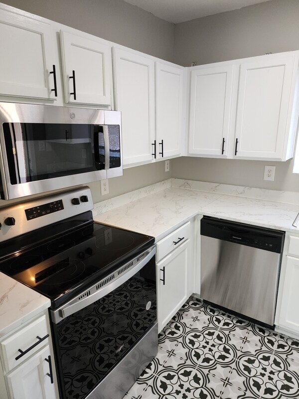 Photo - 2367 Cascade Rd Apartment