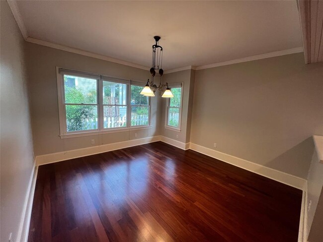 Foto del edificio - 811 E 46th St