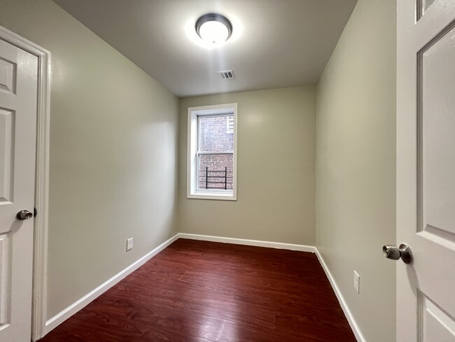 96 Eaton Pl 1B - 94 Eaton Pl