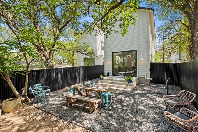 Foto del edificio - 5515 Hudson St