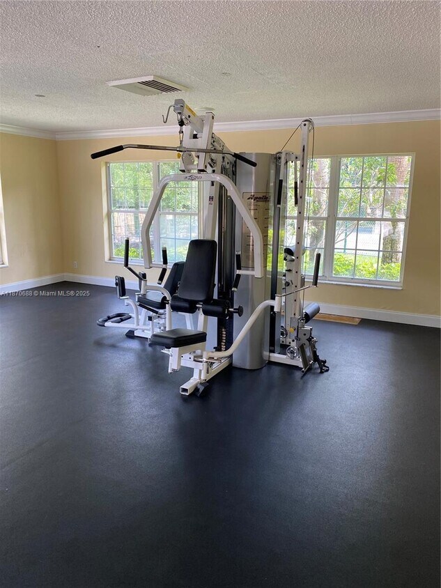 Foto principal - 4055 W McNab Rd