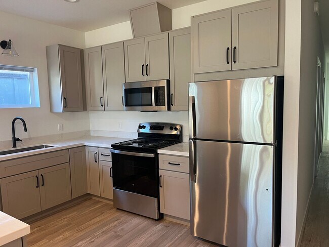 Foto del edificio - Newly built homes with City of Redding solar!