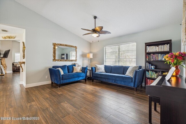 Building Photo - 2532 Kingsmill Ave