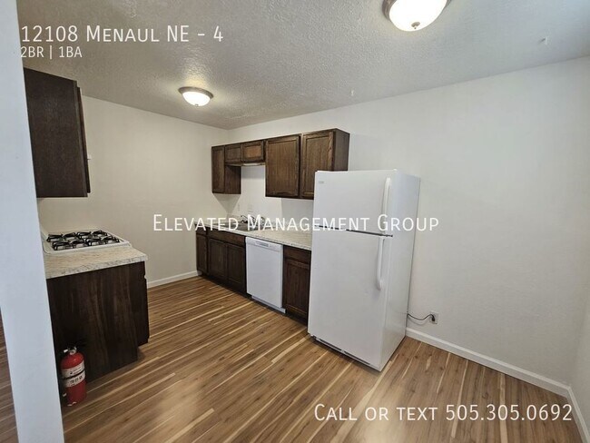 Foto del edificio - 12108 Menaul Blvd NE