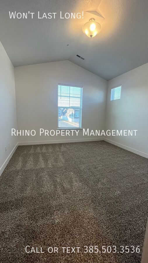 Foto del edificio - 4068 King Peak Wy