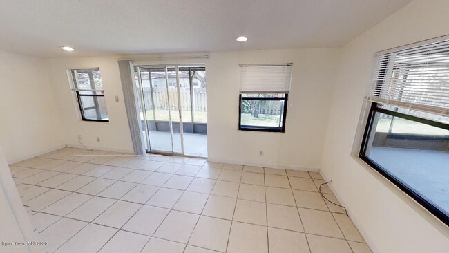 Building Photo - 1580 Parkway Dr