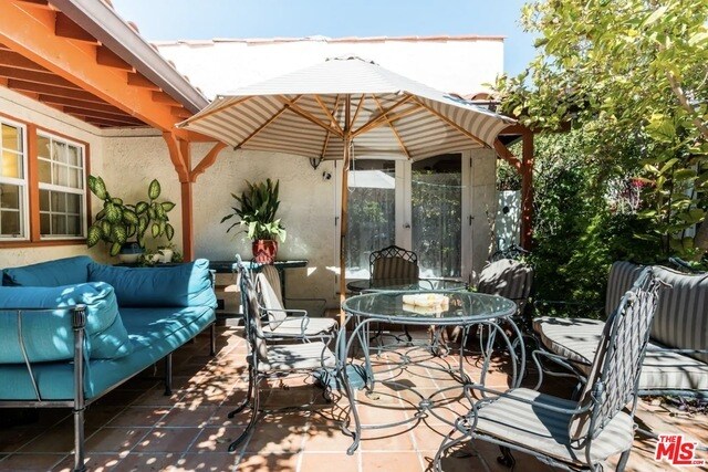 Foto del edificio - 346 N Flores St