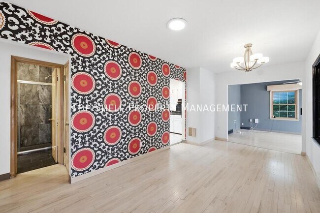 Foto del edificio - 502 Lacona Ave