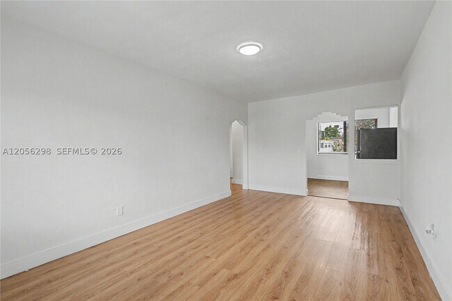 Foto del edificio - 600 SW 9th St