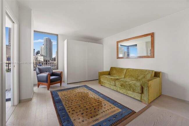 Building Photo - 520 Brickell Key Dr