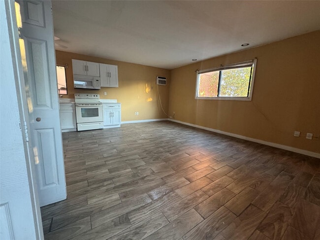 Foto del edificio - 2131 Lincoln St