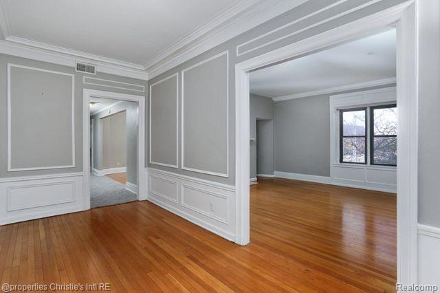 Foto del edificio - 2900 E Jefferson Ave