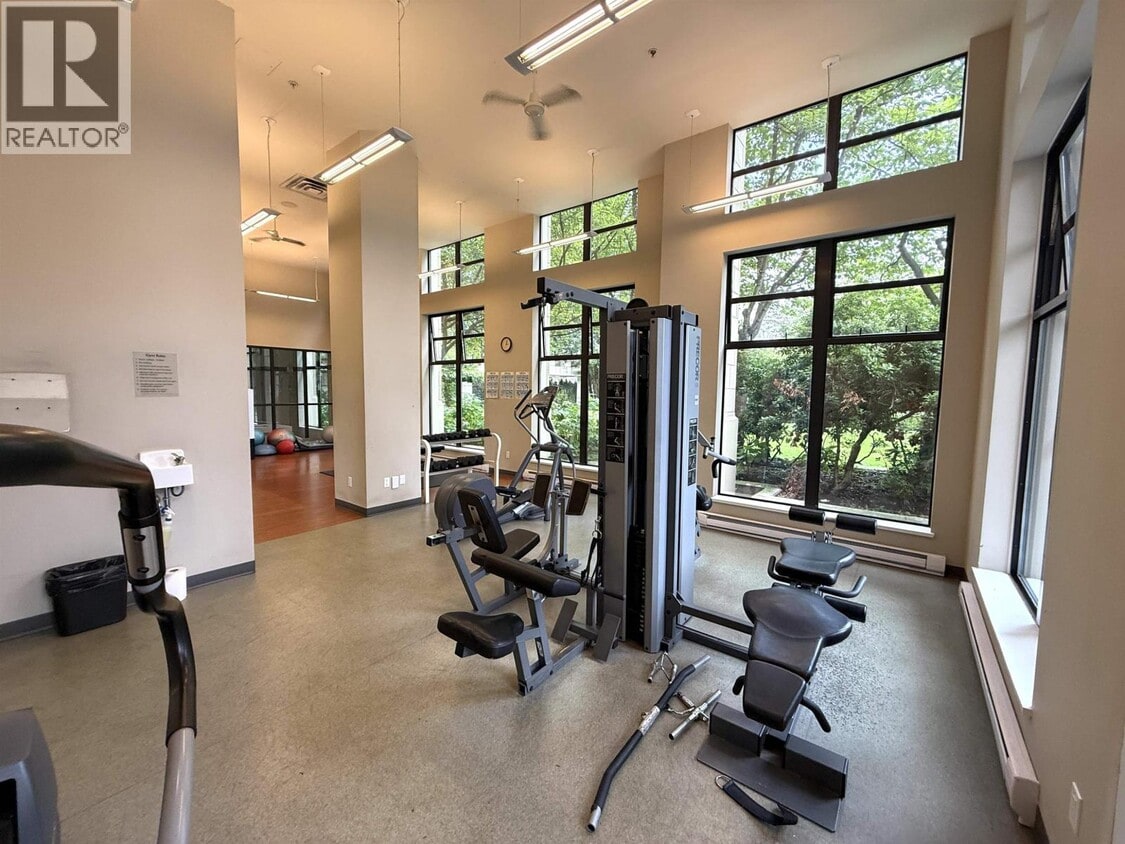 Photo principale - 6468-6468 Willingdon Ave