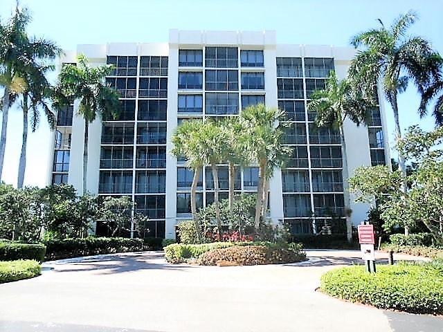 Foto principal - 6815 Willow Wood Dr