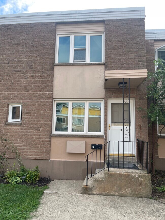 Building Photo - 120 Wooster St