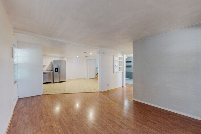 Foto del edificio - North Valley 4 Bedroom 2 Bath *Move-in Special* $1000 off 1st month rent if you sign by 11/30/25
