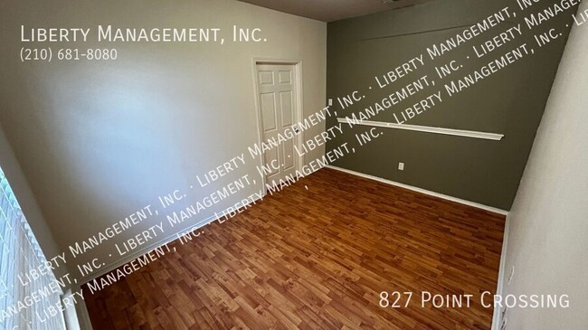 Foto del edificio - 827 Point Crossing