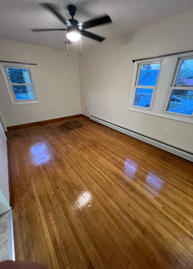 Building Photo - 2635 Fairmount Pkwy