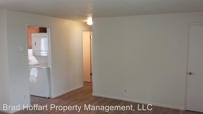 Building Photo - 5105 SW Menlo Dr