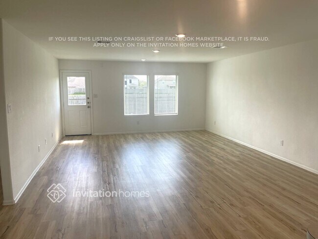 Building Photo - 405 Maple Bnd Ln