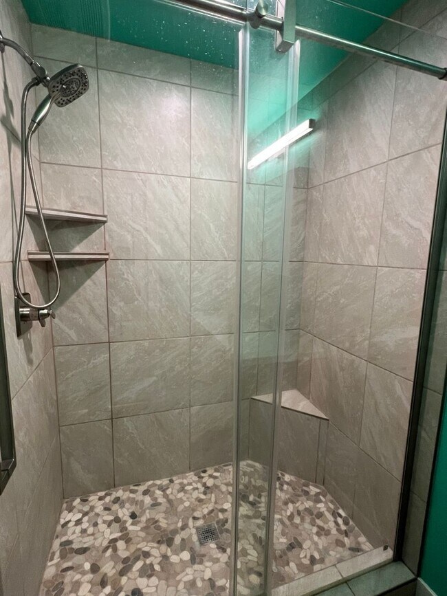 Building Photo - 1BED1BATH - Spacious Country Living in the City - BONUS ROOM, MINI SPLIT AC, PRIVATE PARKING, FEN...