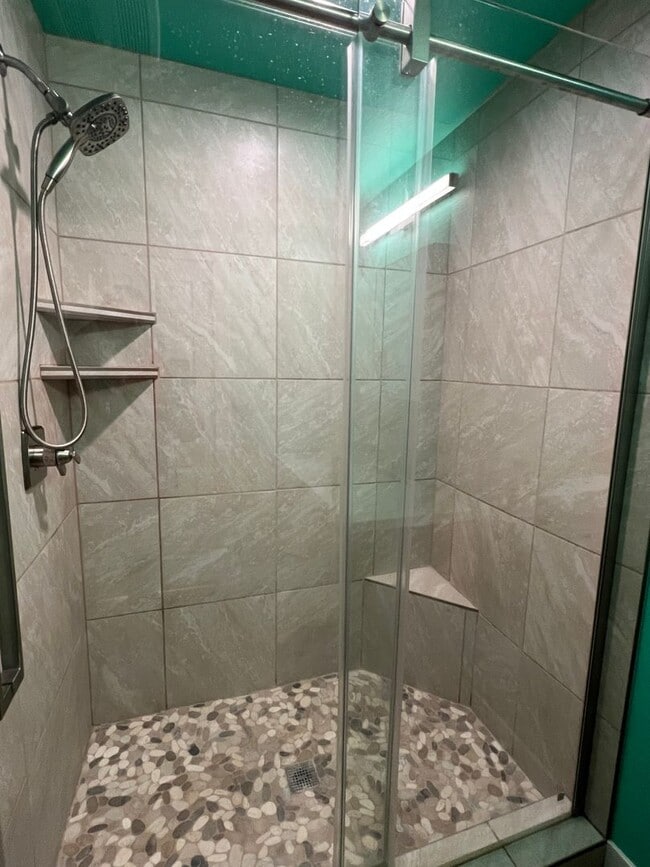 Foto del edificio - 2BED1BATH - Spacious Country Living in the City - BONUS ROOM, MINI SPLIT AC, PRIVATE PARKING, FEN...