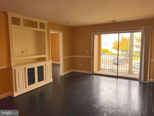 Building Photo - 1031 Gardenview Loop