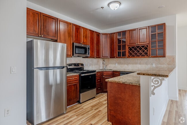 2BR, 2BA - 1,342SF - Kitchen - 650 Park Avenue