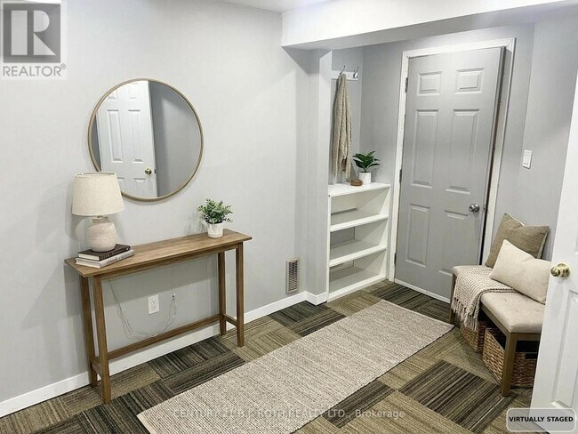 Photo du bâtiment - 60 Shanty Bay Rd