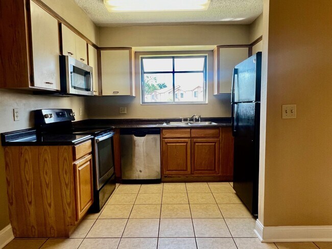 Building Photo - 107 White Fawn Dr
