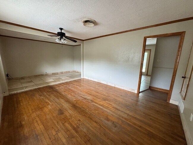 Building Photo - 360 Virtual Tour Available