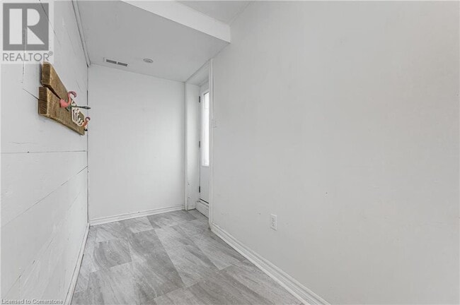 Building Photo - 57 Oak Hill Dr