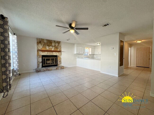 Foto del edificio - End-Unit 2 Bedroom Townhouse in Fort Walto...