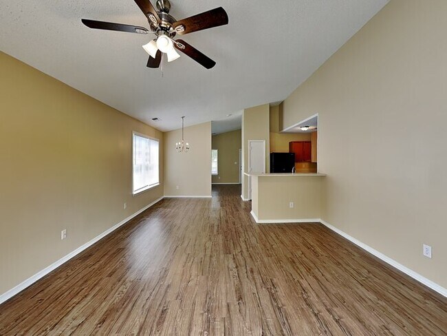 Building Photo - Great Home!