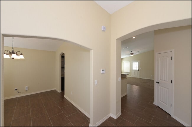 Building Photo - 3131 Red Orchard Dr