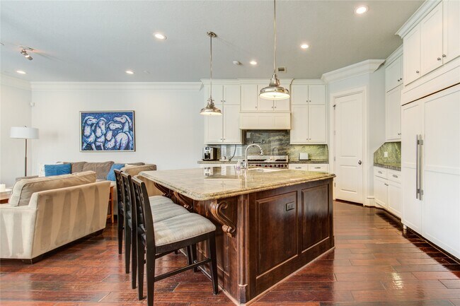 Foto del edificio - 1903 Flower Garden Ln