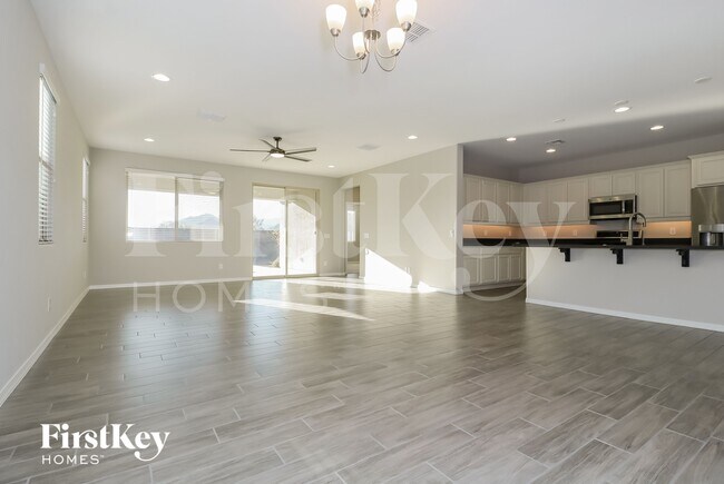 Foto del edificio - 8411 S 164th Dr