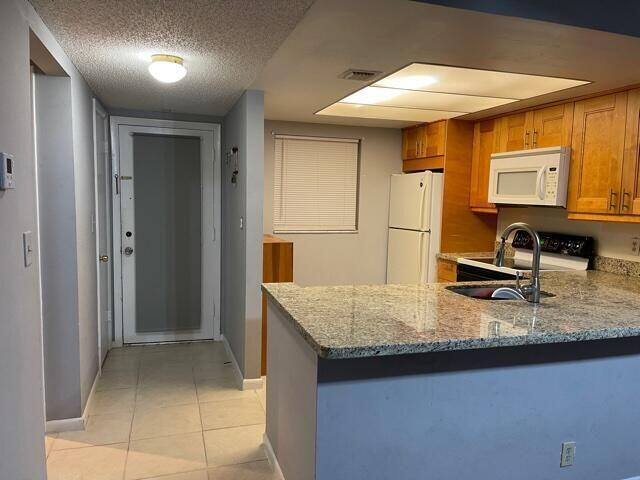 Building Photo - 1101 Crystal Lake Dr
