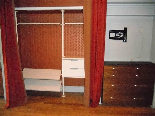 Building Photo - 308 Mott St