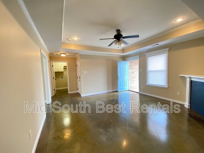 Building Photo - 104 Spruce St
