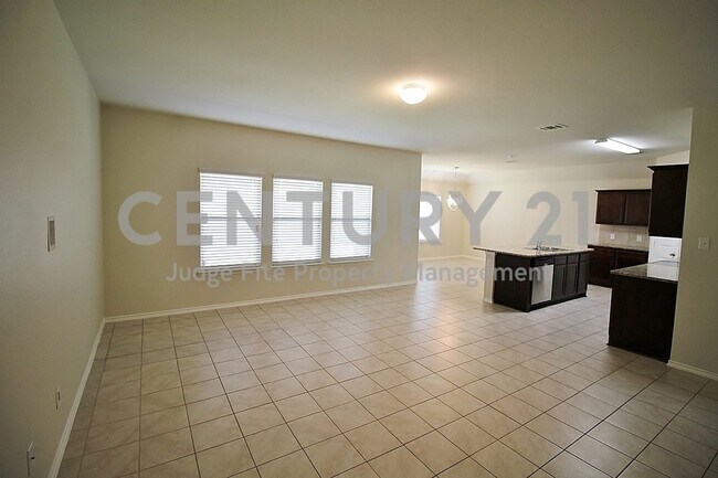 Building Photo - Fabulous 4/2/2 in Waxahachie For Rent!