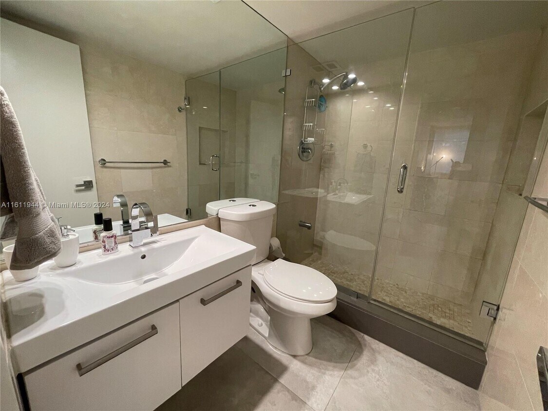 Foto principal - 150 Ocean Ln Dr
