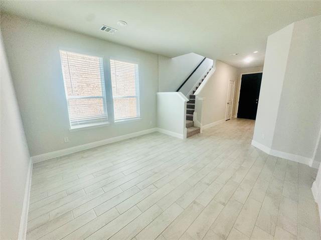 Building Photo - 2730 Woodland Ct