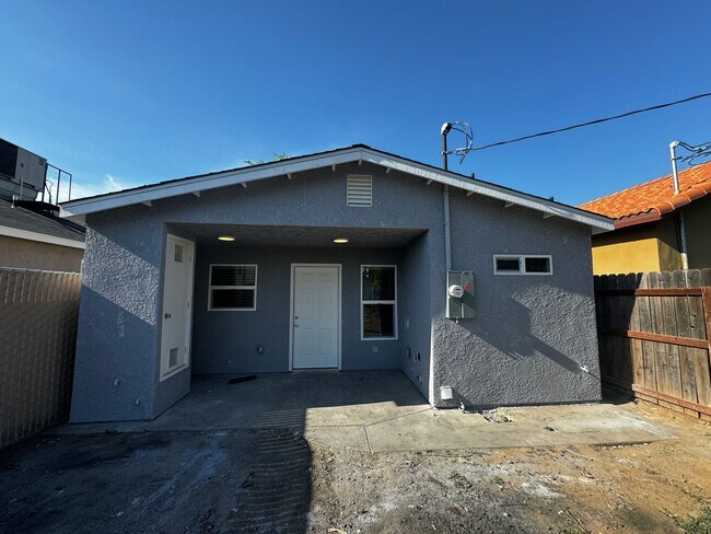 Building Photo - APPLY FOR THIS LOVELY HOME NOW!