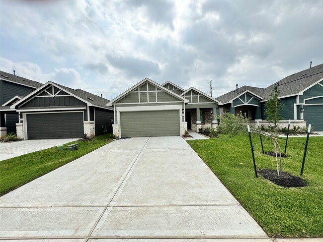Building Photo - 8026 Cypress Country Dr